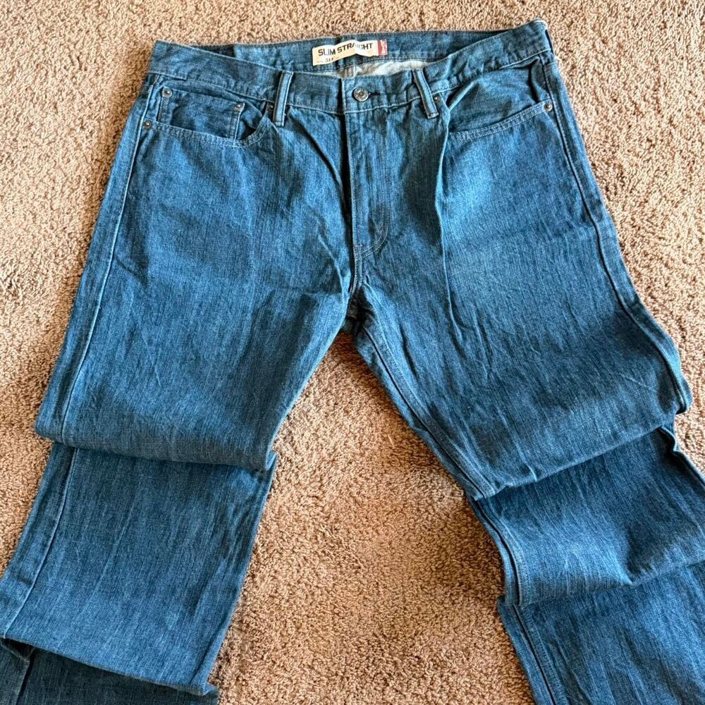 Levi-s Men's Blue and Navy Jeans